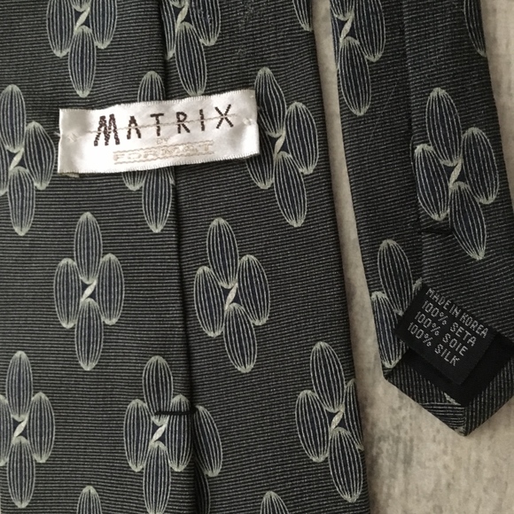 Matrix by Format Green and Grey Silk Tie - Picture 2 of 2